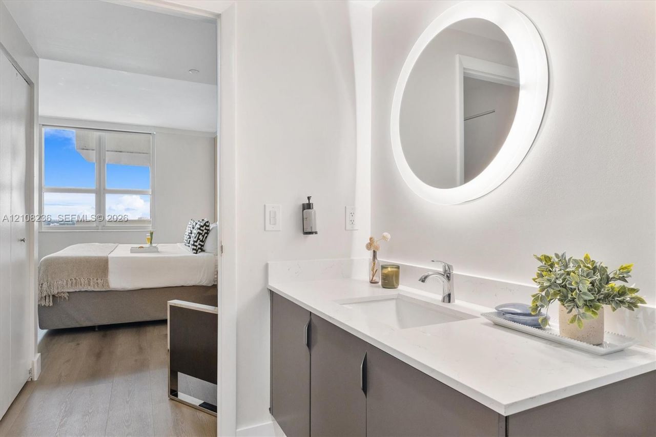 2889 Mcfarlane Rd , Unit 1513, Miami, FL 33133 Photo