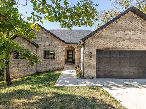 15 Cherhill Drive , Bella Vista, AR 72714