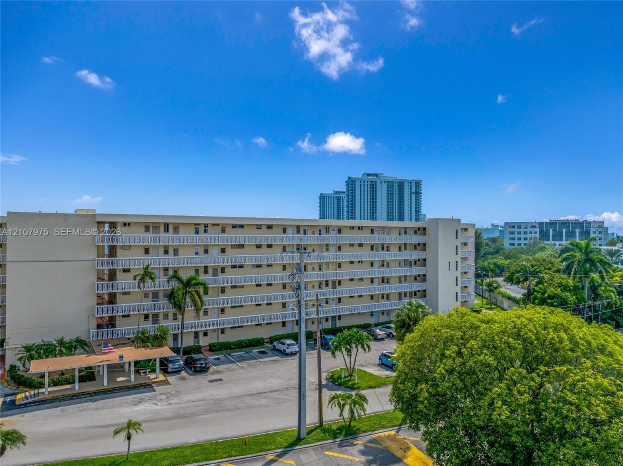 2910 Point East Dr, Unit M108, Aventura, FL 33160 Photo