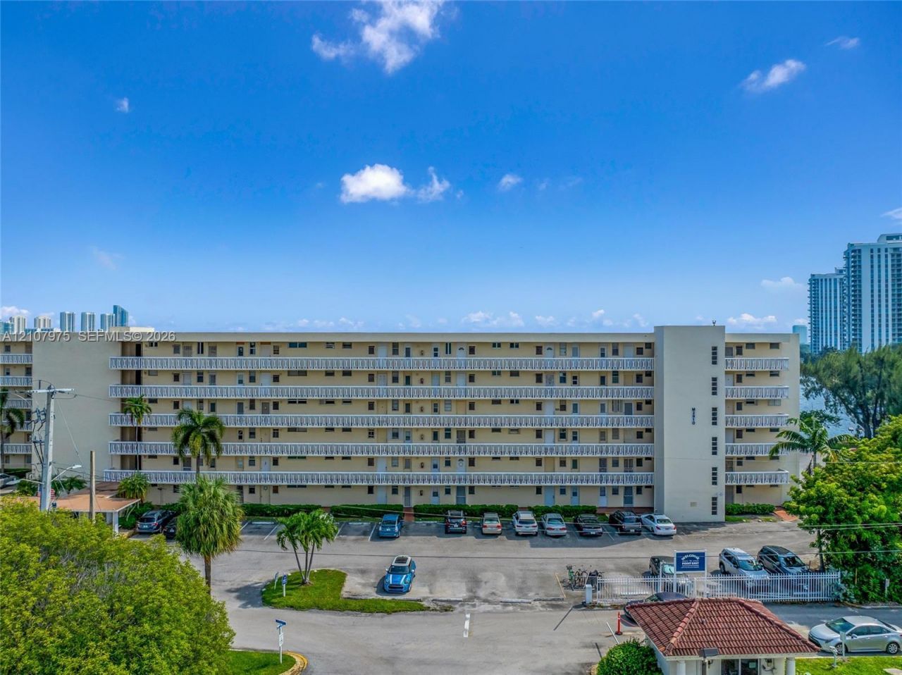 2910 Point East Dr, Unit M108, Aventura, FL 33160 Photo