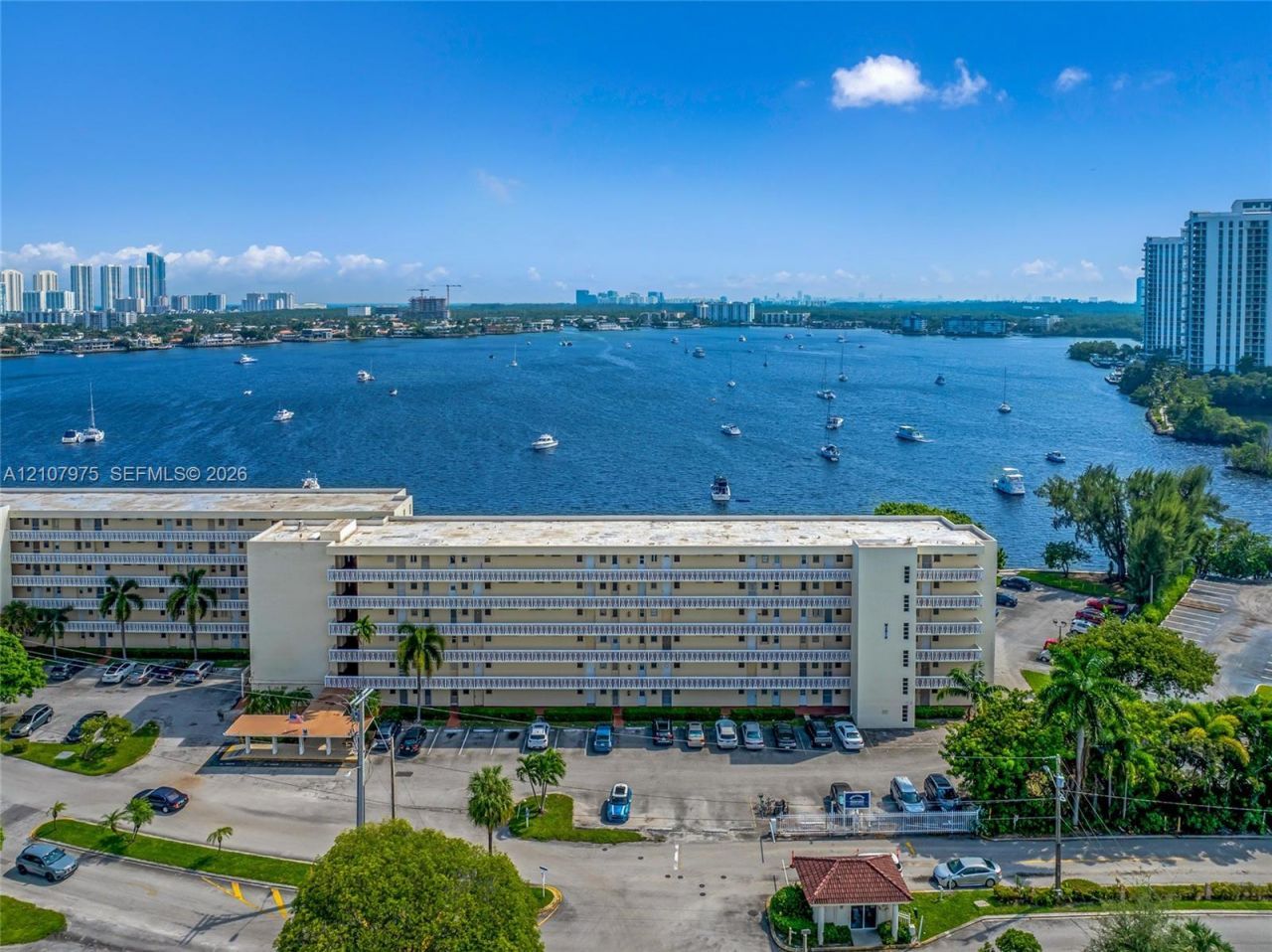 2910 Point East Dr, Unit M108, Aventura, FL 33160 Photo