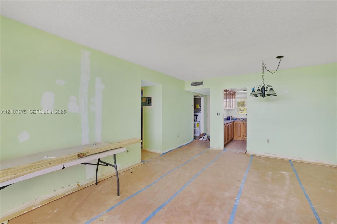 2910 Point East Dr, Unit M108, Aventura, FL 33160 Photo