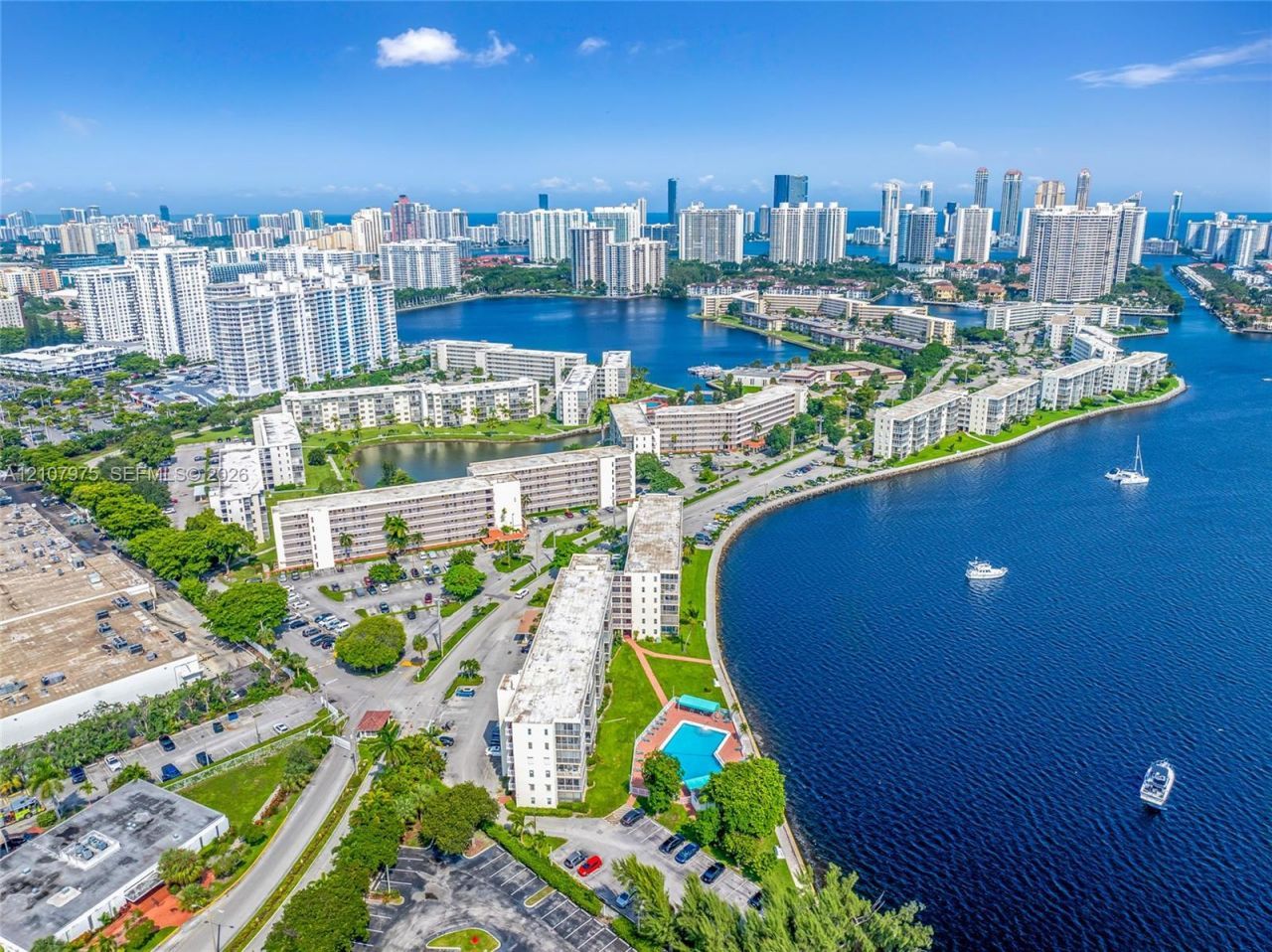 2910 Point East Dr, Unit M108, Aventura, FL 33160 Photo