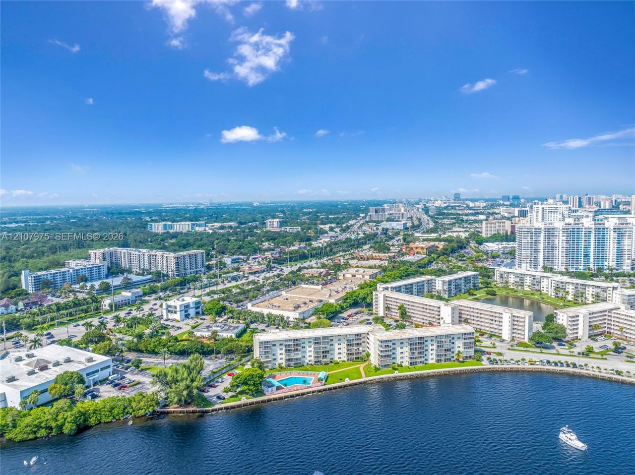 2910 Point East Dr, Unit M108, Aventura, FL 33160 Photo