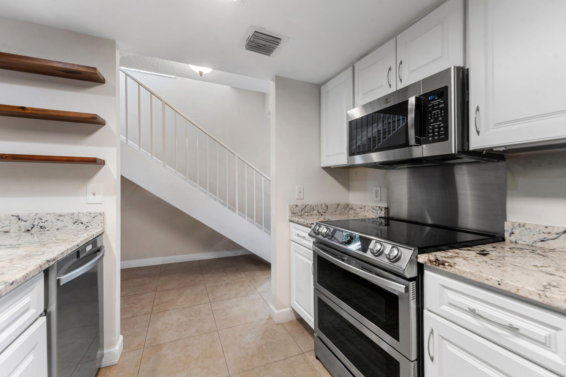 1100 Scotia Drive, Unit 108, Hypoluxo, FL 33462 Photo