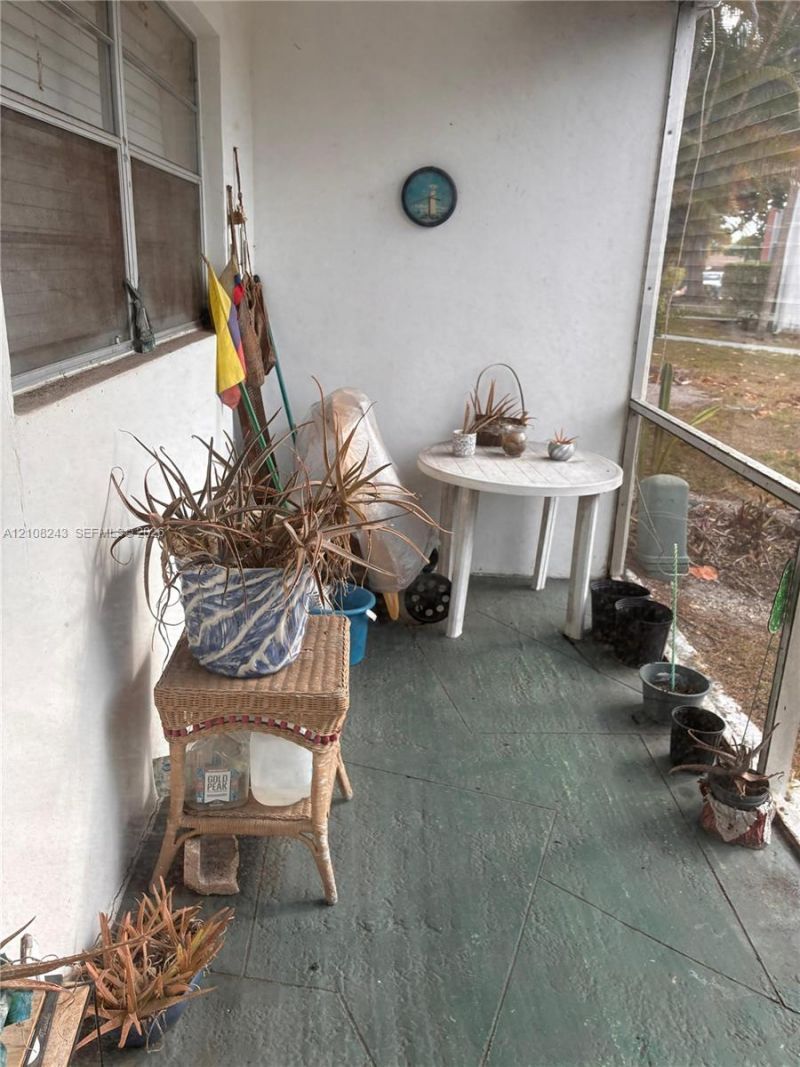 6505 Winfield Blvd , Unit B-16, Margate, FL 33063 Photo