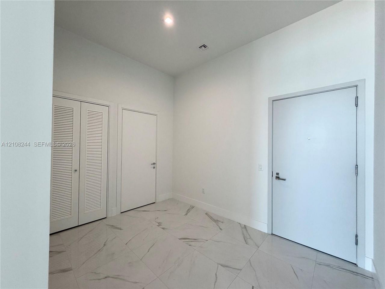 1170 E Hallandale Beach Blvd, Unit 605, Hallandale Beach, FL 33009 Photo