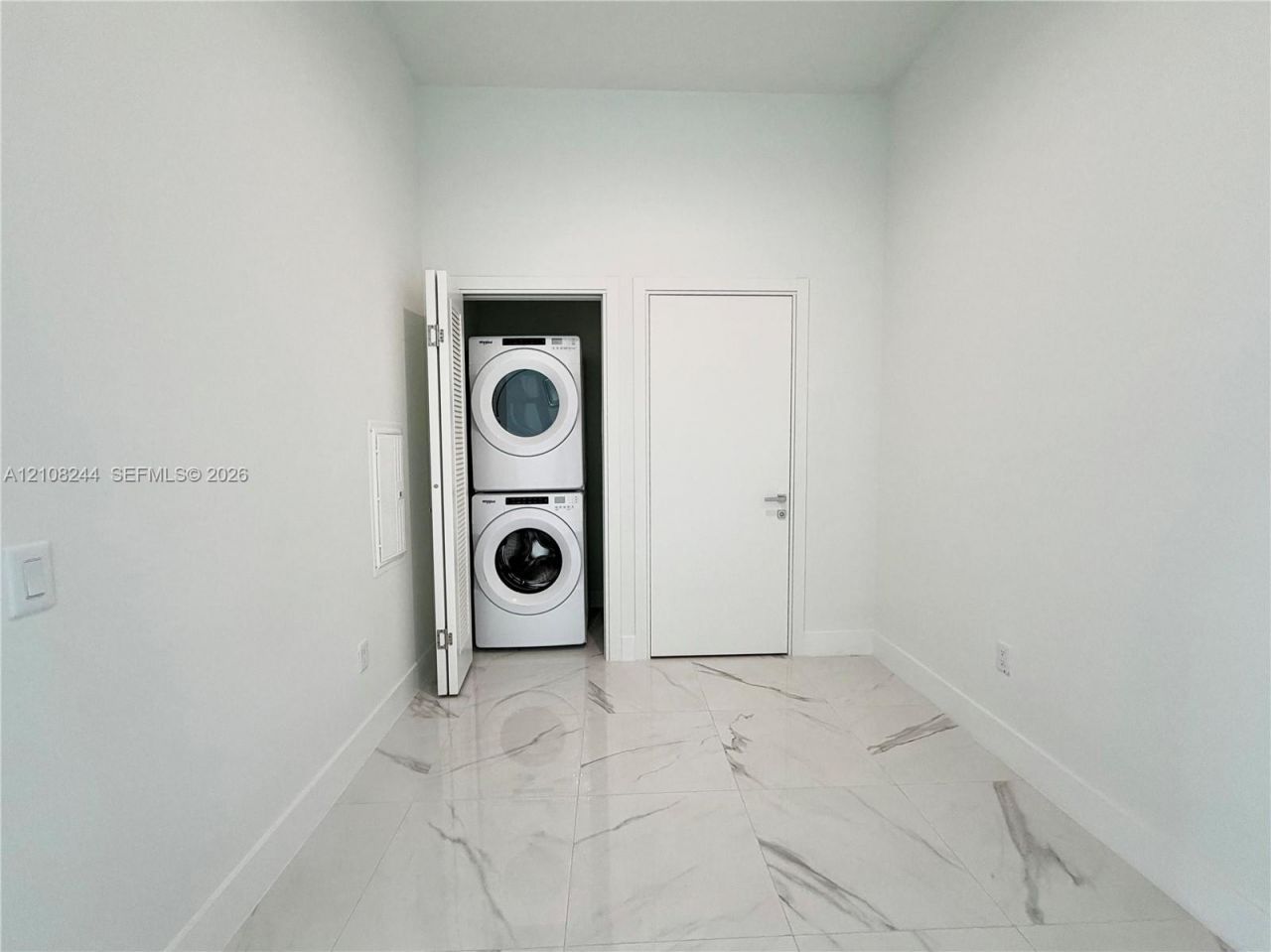1170 E Hallandale Beach Blvd, Unit 605, Hallandale Beach, FL 33009 Photo