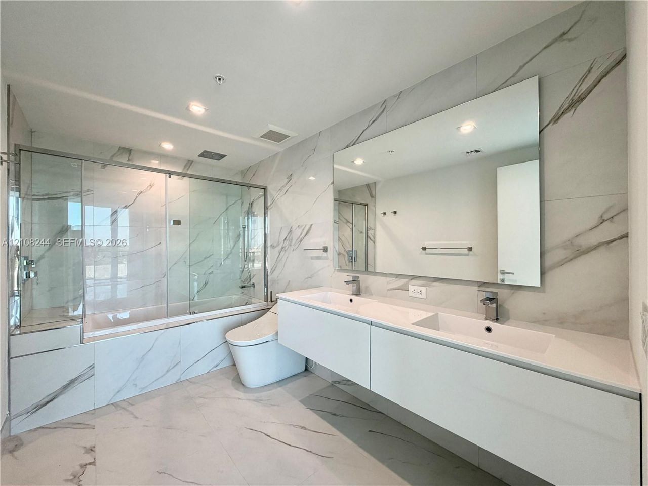 1170 E Hallandale Beach Blvd, Unit 605, Hallandale Beach, FL 33009 Photo