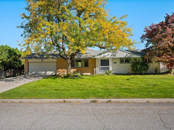 3811 S SUNDOWN Dr, Spokane Valley, WA 99206