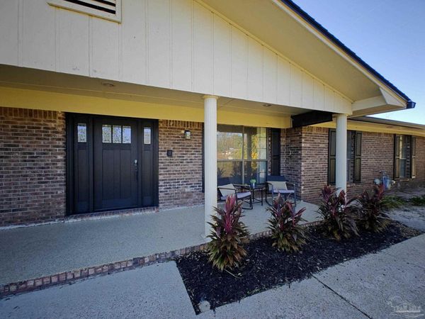 1519 Oak Shore Dr, Gulf Breeze, FL 32563