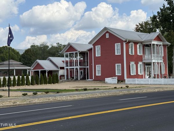829 East Elk Avenue, Elizabethton, TN 37643
