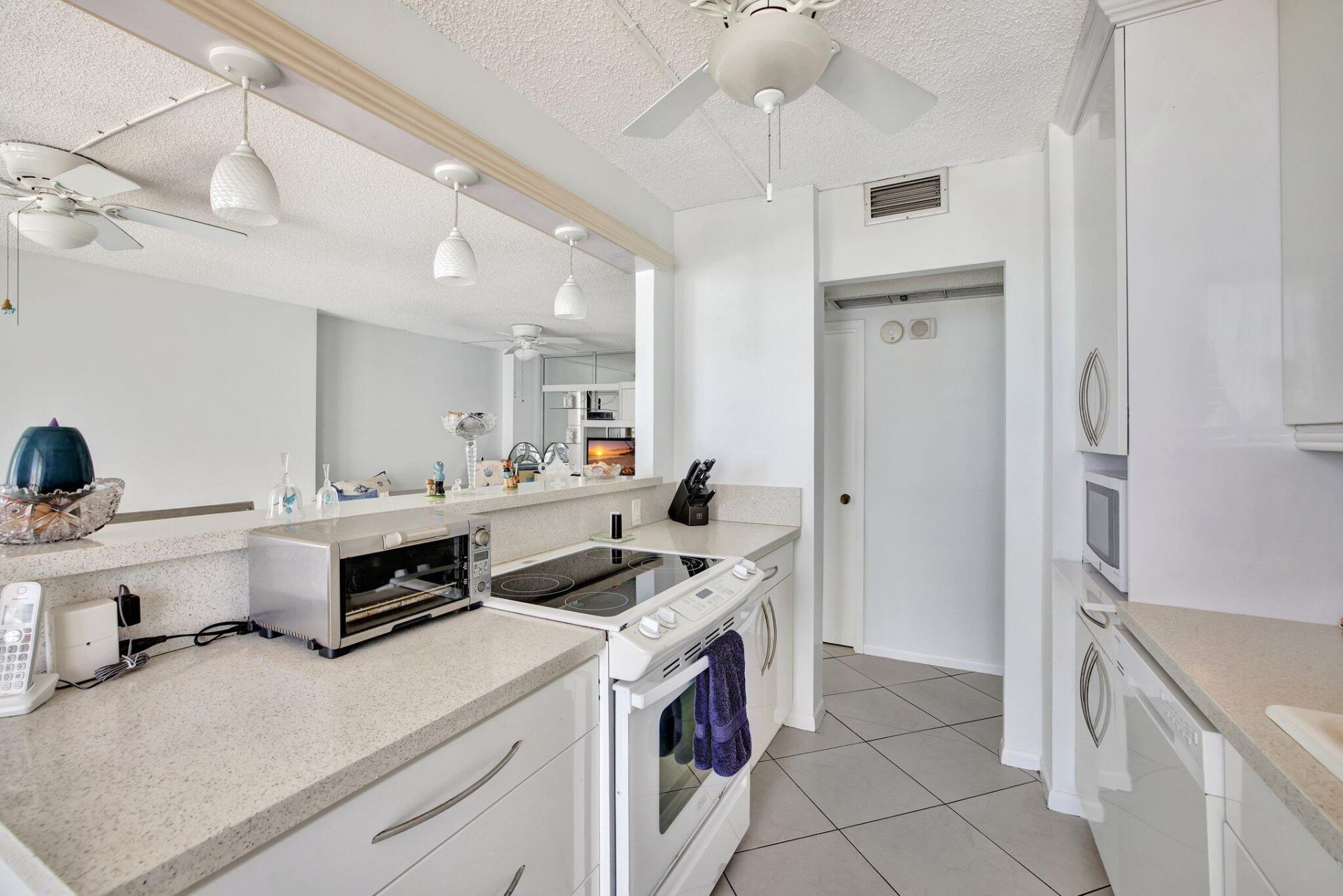 322 Buchanan Street, Unit 1411, Hollywood, FL 33019 Photo