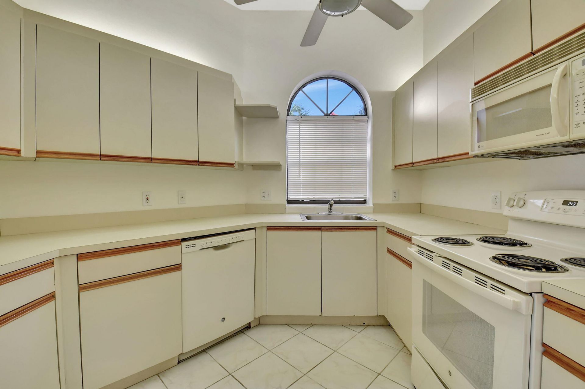 5195 Europa Drive, Unit M, Boynton Beach, FL 33437 Photo