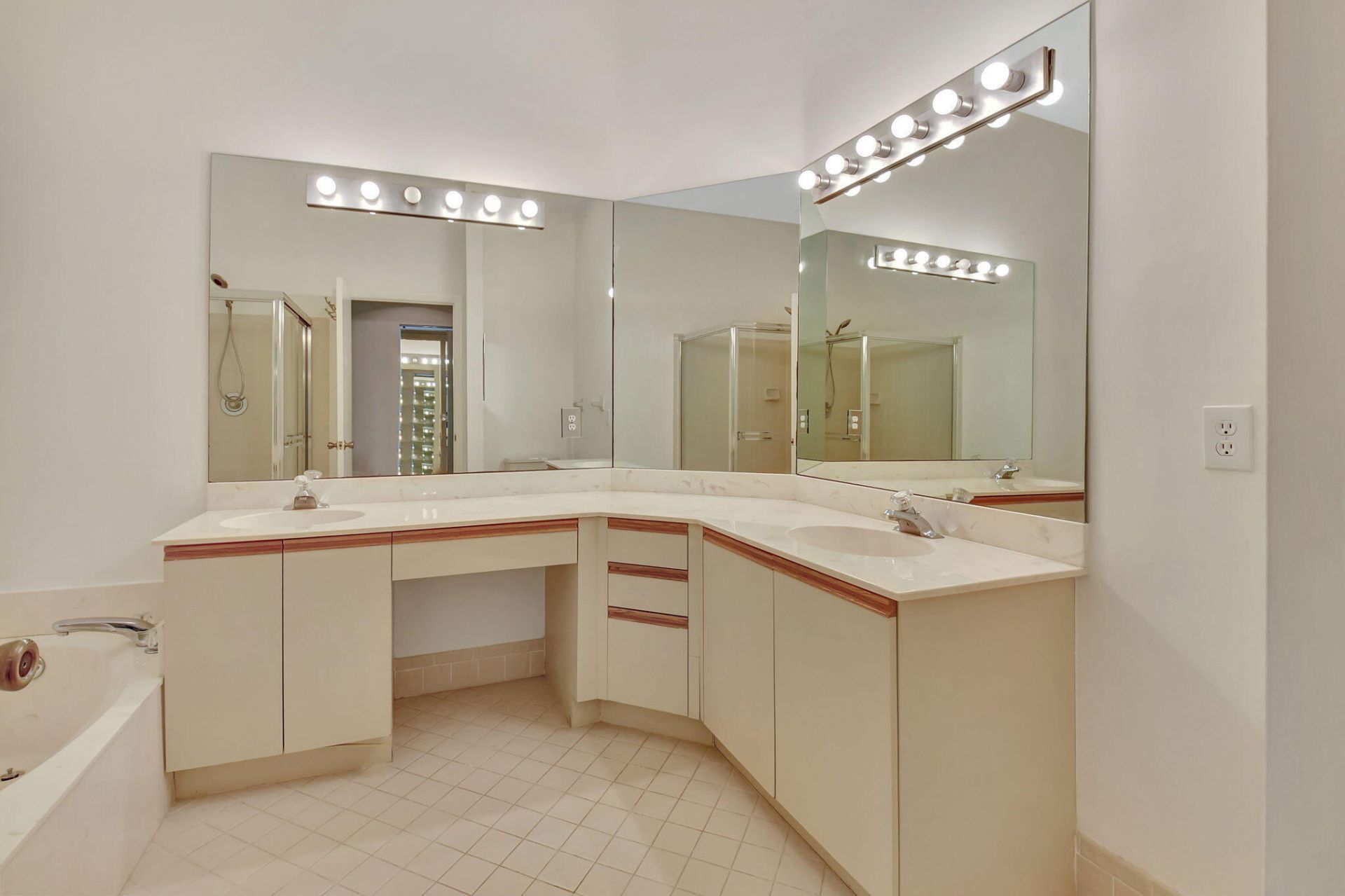 5195 Europa Drive, Unit M, Boynton Beach, FL 33437 Photo