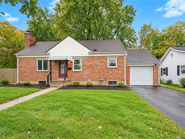 520 Earnshaw Drive, Kettering, OH 45429