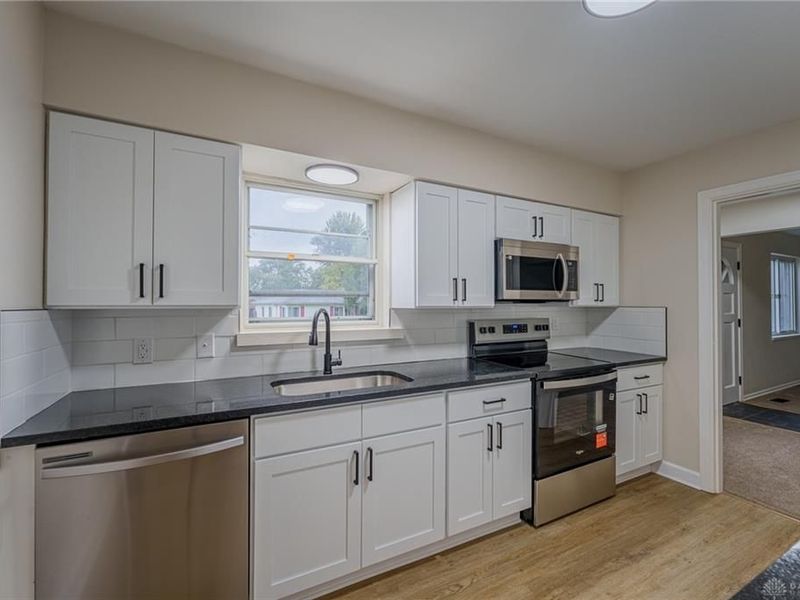 520 Earnshaw Drive, Kettering, OH 45429 Photo 10