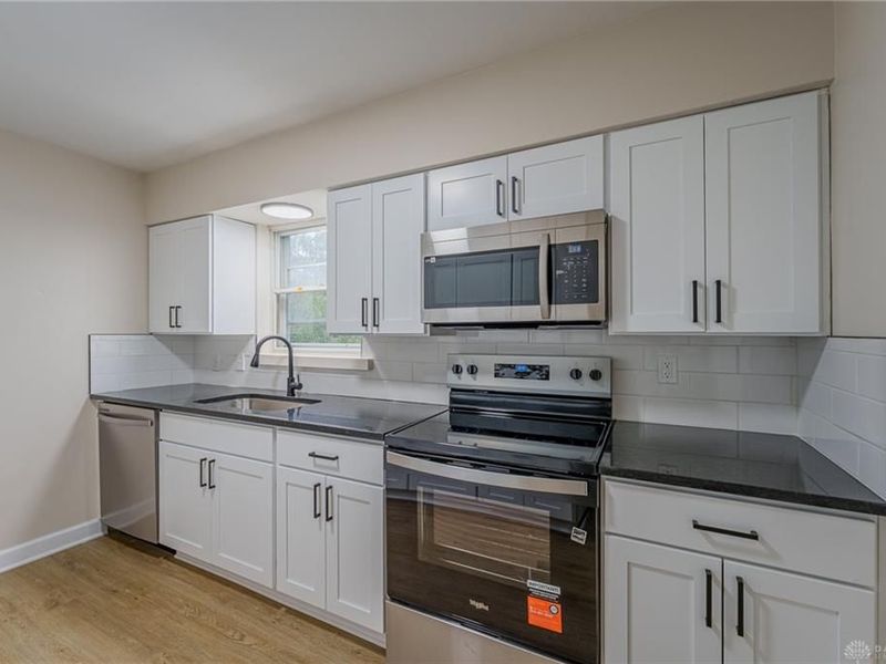 520 Earnshaw Drive, Kettering, OH 45429 Photo 12