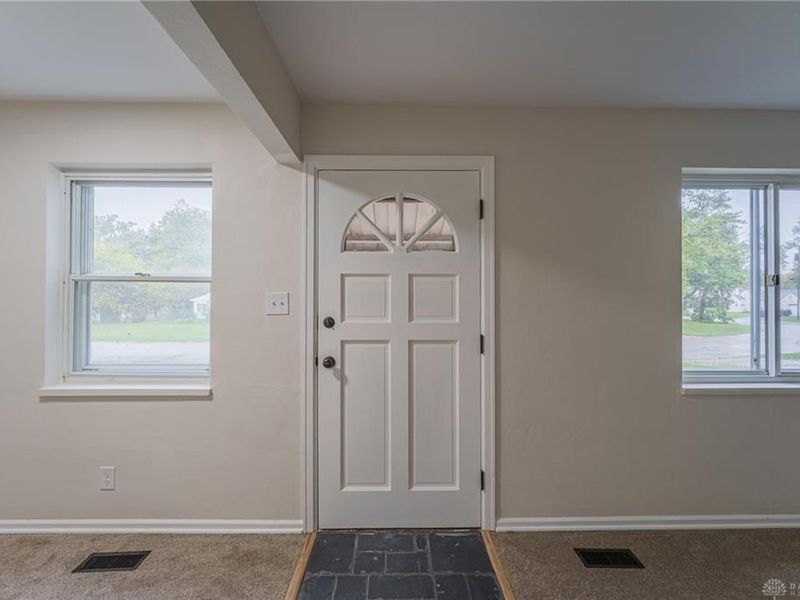 520 Earnshaw Drive, Kettering, OH 45429 Photo 3