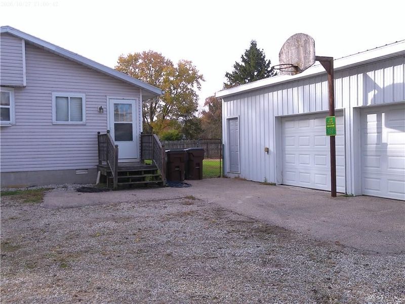 8625 Horseshoe Bn Road, Ludlow Falls, OH 45339 Photo 5