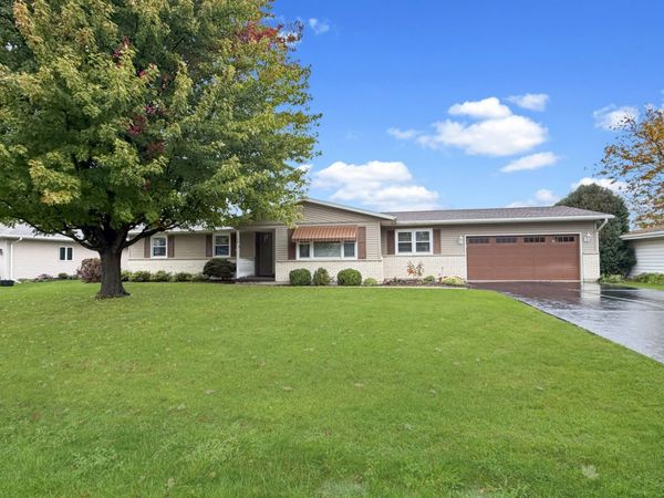 108 W Meadows Court , Forreston, IL 61030