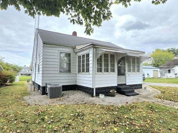 305 N Pearl Street, McLeansboro, IL 62859