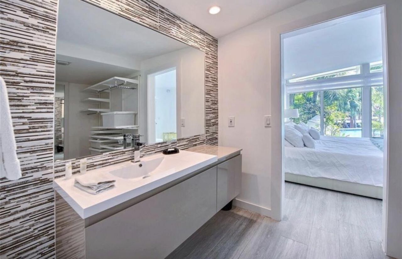 28 Pelican Drive, Fort Lauderdale, FL 33301 Photo