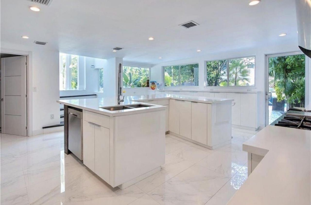 28 Pelican Drive, Fort Lauderdale, FL 33301 Photo