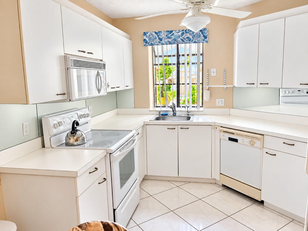 5253 Brisata Circle, Unit F, Boynton Beach, FL 33437 Photo