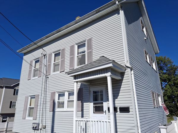 30 Riverview St, Fall River, MA 02724