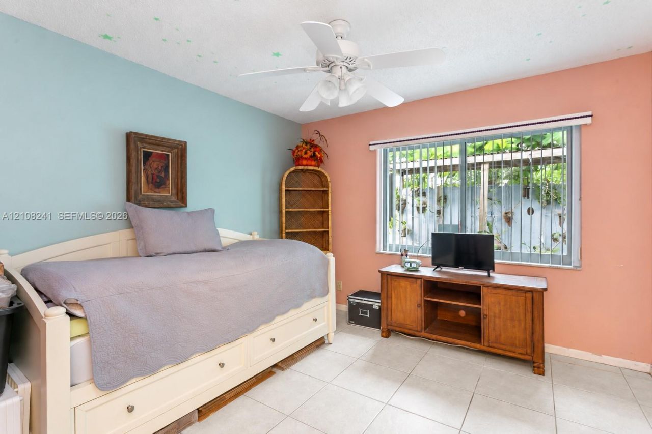 10307 NW 70th St, Tamarac, FL 33321 Photo