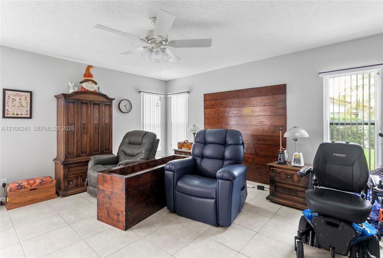 10307 NW 70th St, Tamarac, FL 33321 Photo