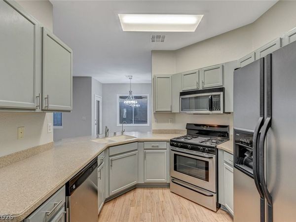 7809 Strong Water Court, Las Vegas, NV 89131