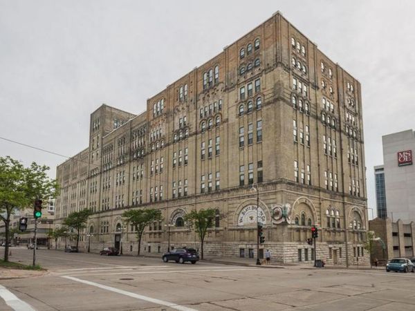 270 E Highland Ave, Unit 442, Milwaukee, WI 53202