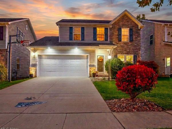 10399 Fox Hollow Circle , Twinsburg, OH 44087