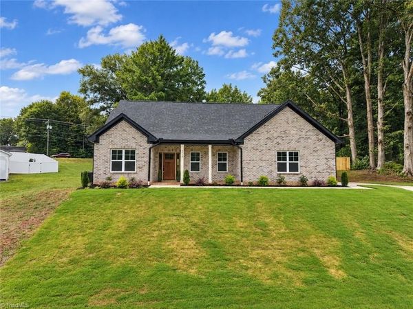 2410 Sedalia Drive , Clemmons, NC 27012