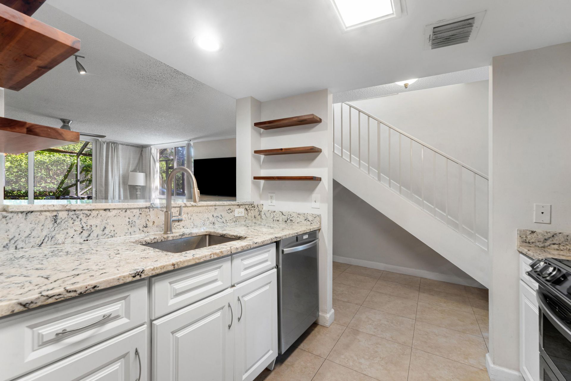 1100 Scotia Drive, Unit 108, Hypoluxo, FL 33462 Photo