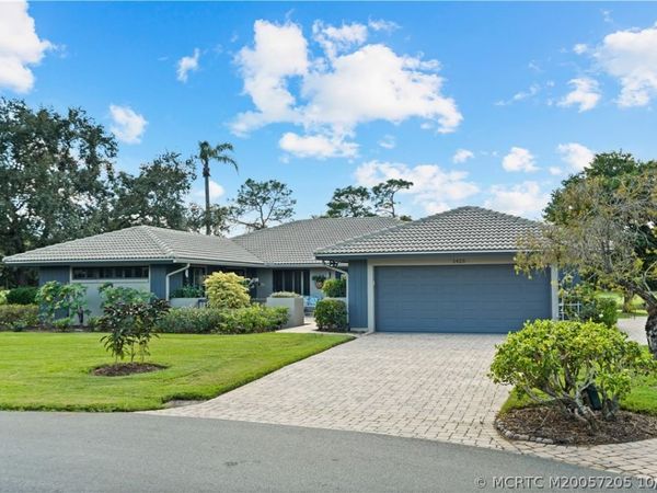 1423 SW Troon Circle , Palm City, FL 34990