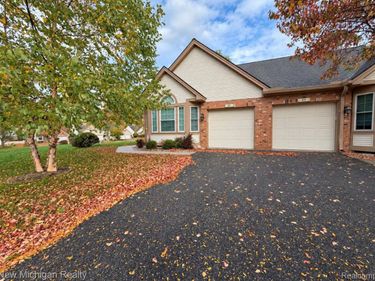 811 Whisperwood Trail, Fenton, Mi 48430