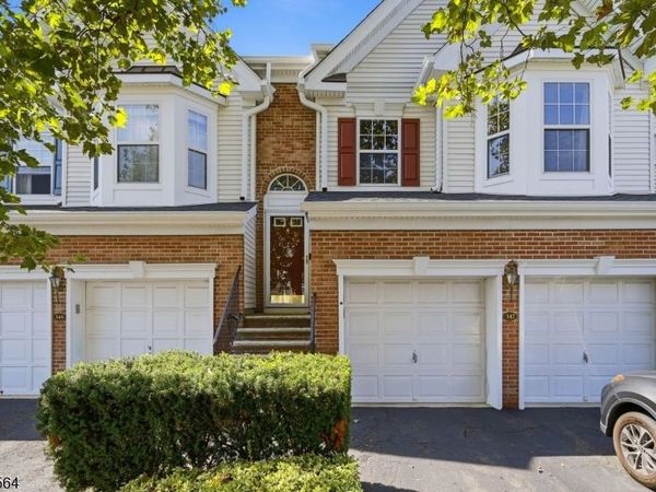 347 Winthrop Dr, Nutley, NJ 07110