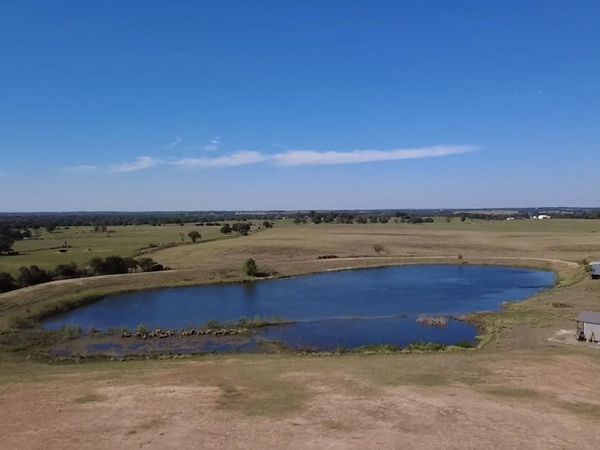 2039 County Road 326 , Giddings, TX 78942