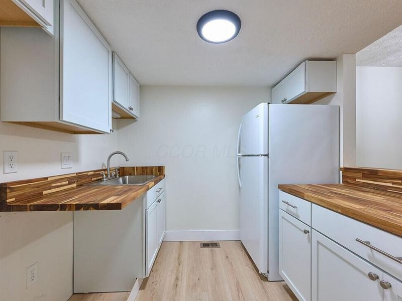 2806 Stonehenge Drive, Columbus, OH 43224 Photo 7