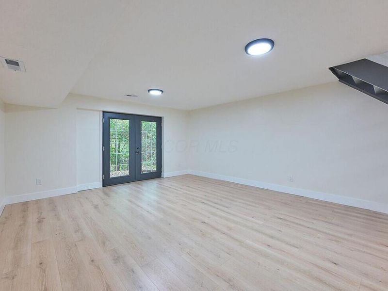 2806 Stonehenge Drive, Columbus, OH 43224 Photo 9