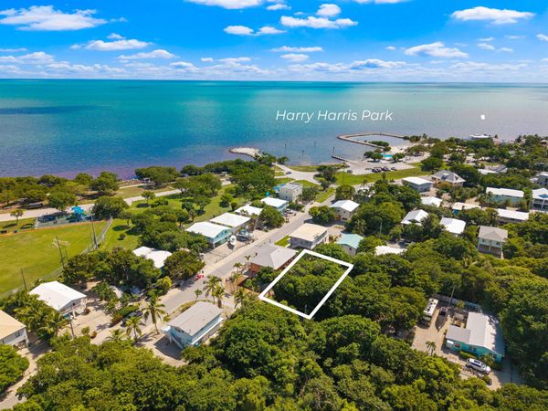 105 Pacific Avenue, Tavernier, FL 33070