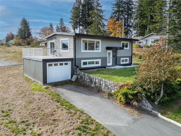325 Twillingate Rd , Campbell River, BC V9W 1V3