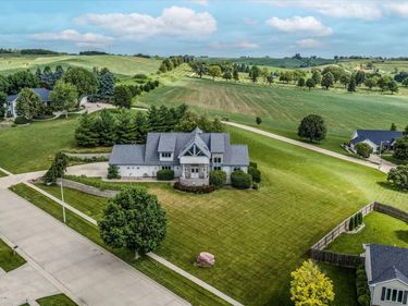 211 FISCHER Drive, WOODBINE, IA 51579