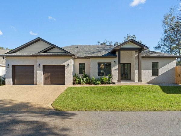 708 Forest Street, Destin, FL 32541