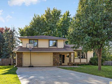 306 N 155th Circle, Omaha, NE 68154