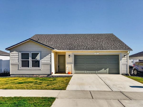 221 S Winesap Ave, Deer Park, WA 99006