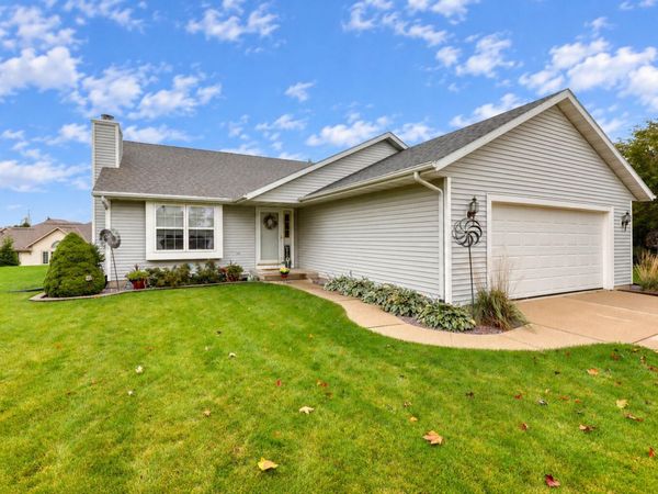 N171W19840 Cherry Hill Ct, Jackson, WI 53037